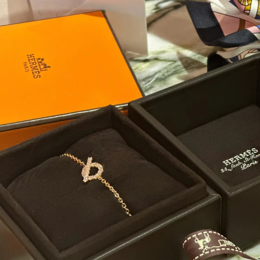全新未使用 Hermes/爱马仕 小花6珊 小Q 手链 满钻 玫瑰金