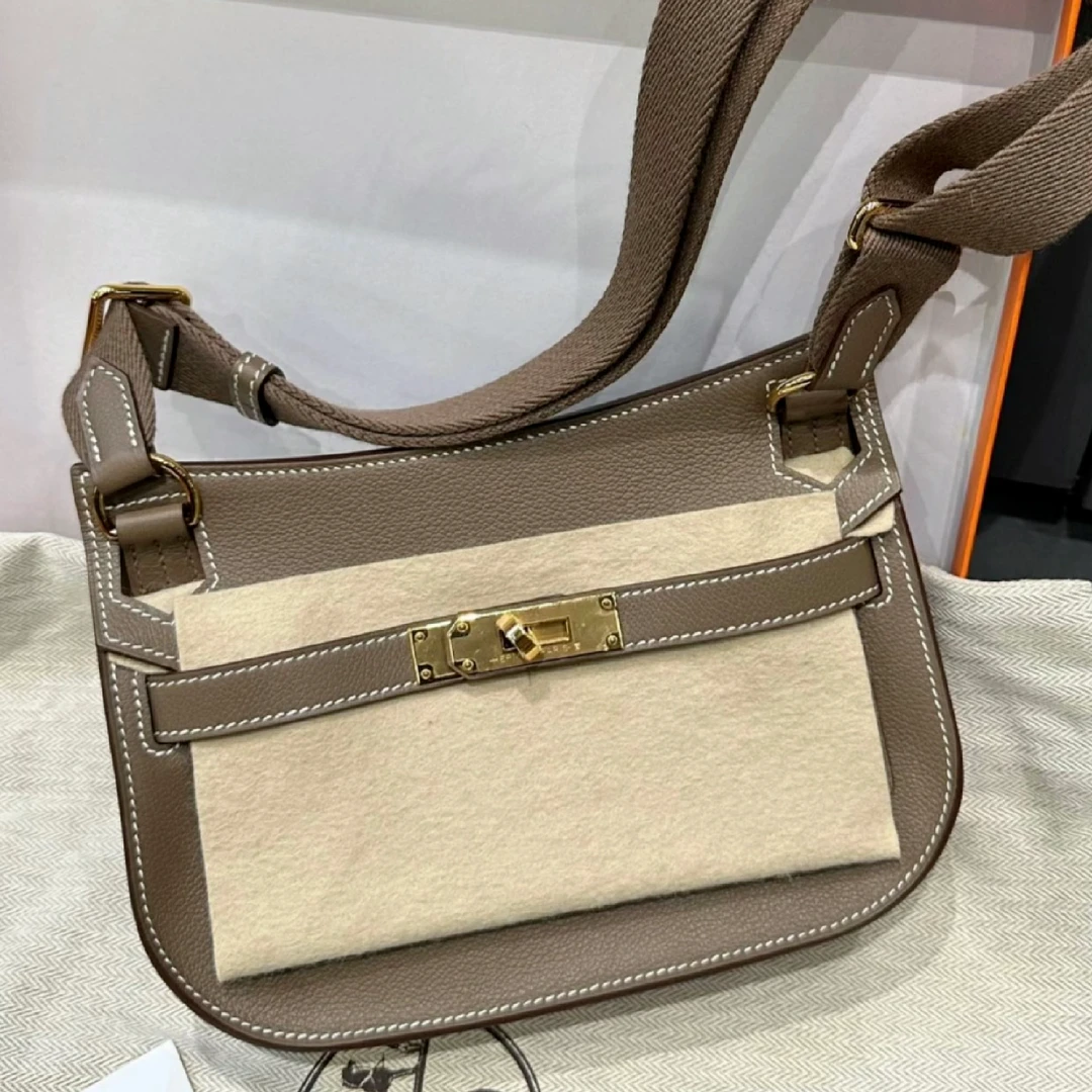 全新未使用 Hermes/爱马仕 小花6珊 吉普赛 Mini 大象灰EC皮W刻金
