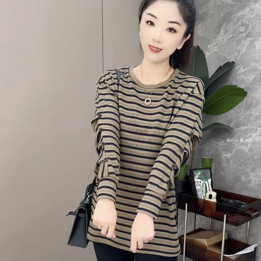 新款女士百搭休闲时尚显瘦圆领套头菲菲袖卫衣