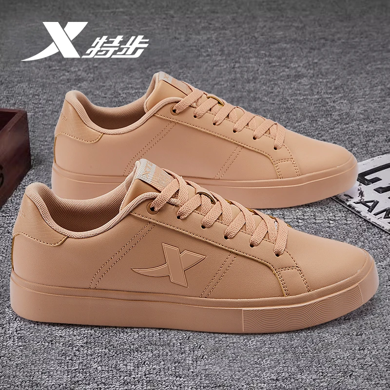 特步男鞋冬季新款小麦色鞋子男款百搭爆款运动休闲鞋轻便男士板鞋