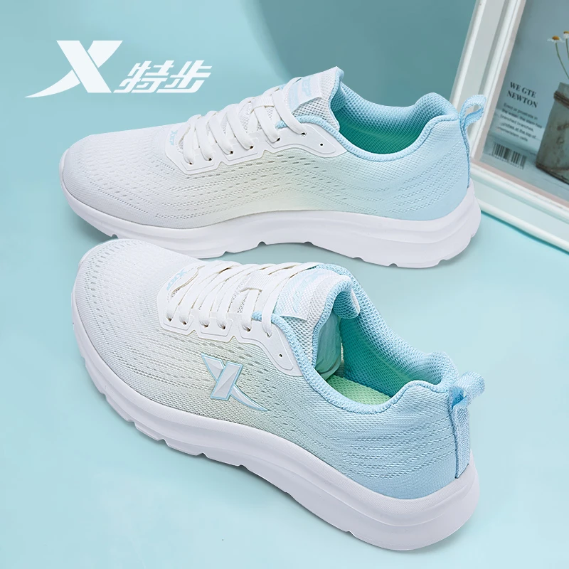 特步女鞋官方旗舰运动鞋2025新款秋冬网面新款跑步鞋百搭休闲鞋