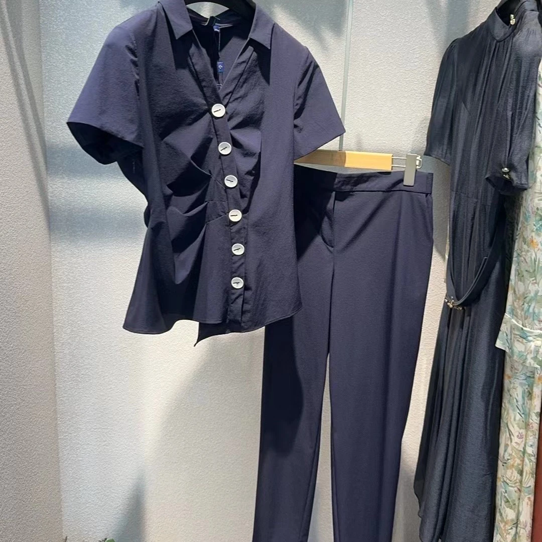 精品时尚女装直播过款