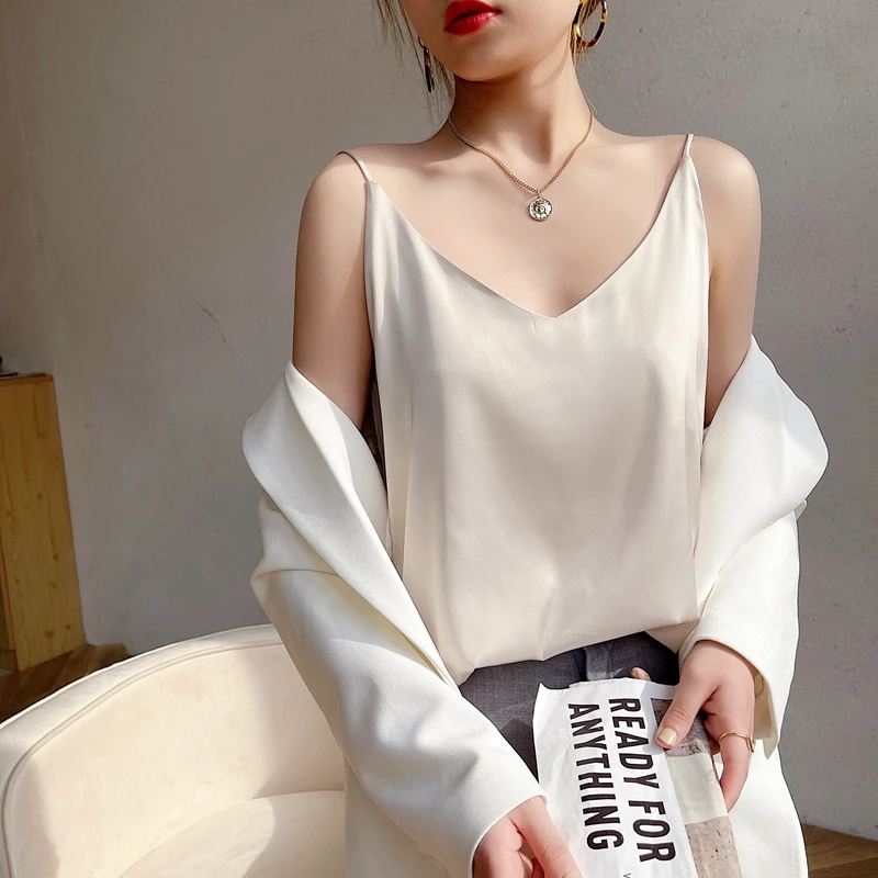 吊带背心女夏内搭西装宽松外穿白色打底缎面v领纯欲大码上衣D01