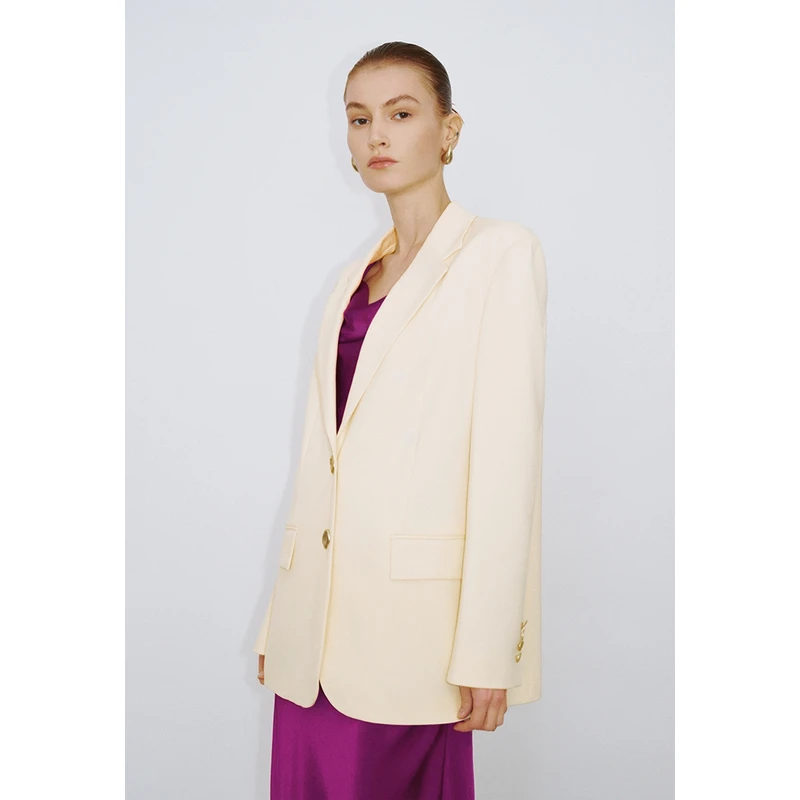 UR新款女装通勤休闲时尚时尚小众气质纽扣西装外套UWG140036