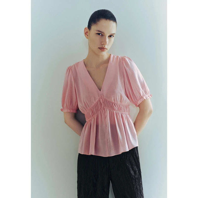 UR新款女装百搭法式温柔气质V领短袖罩衫衬衫UWG240099