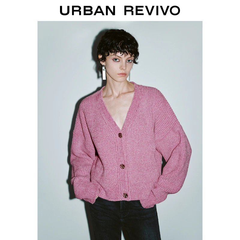 UR2024秋冬新款女装潮流设计感纽扣软糯针织开衫UWV930061