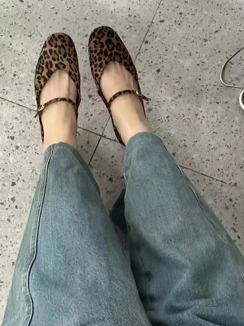 复古豹纹圆头平底女鞋真皮一字扣玛丽珍单鞋