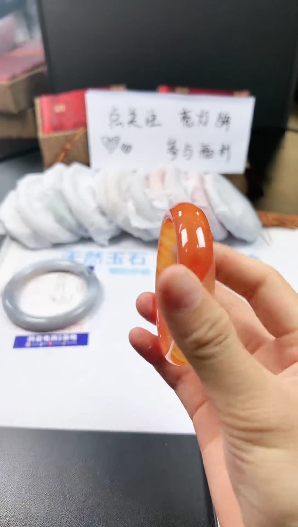 【闪购商品】石英质玉手镯未镶嵌146