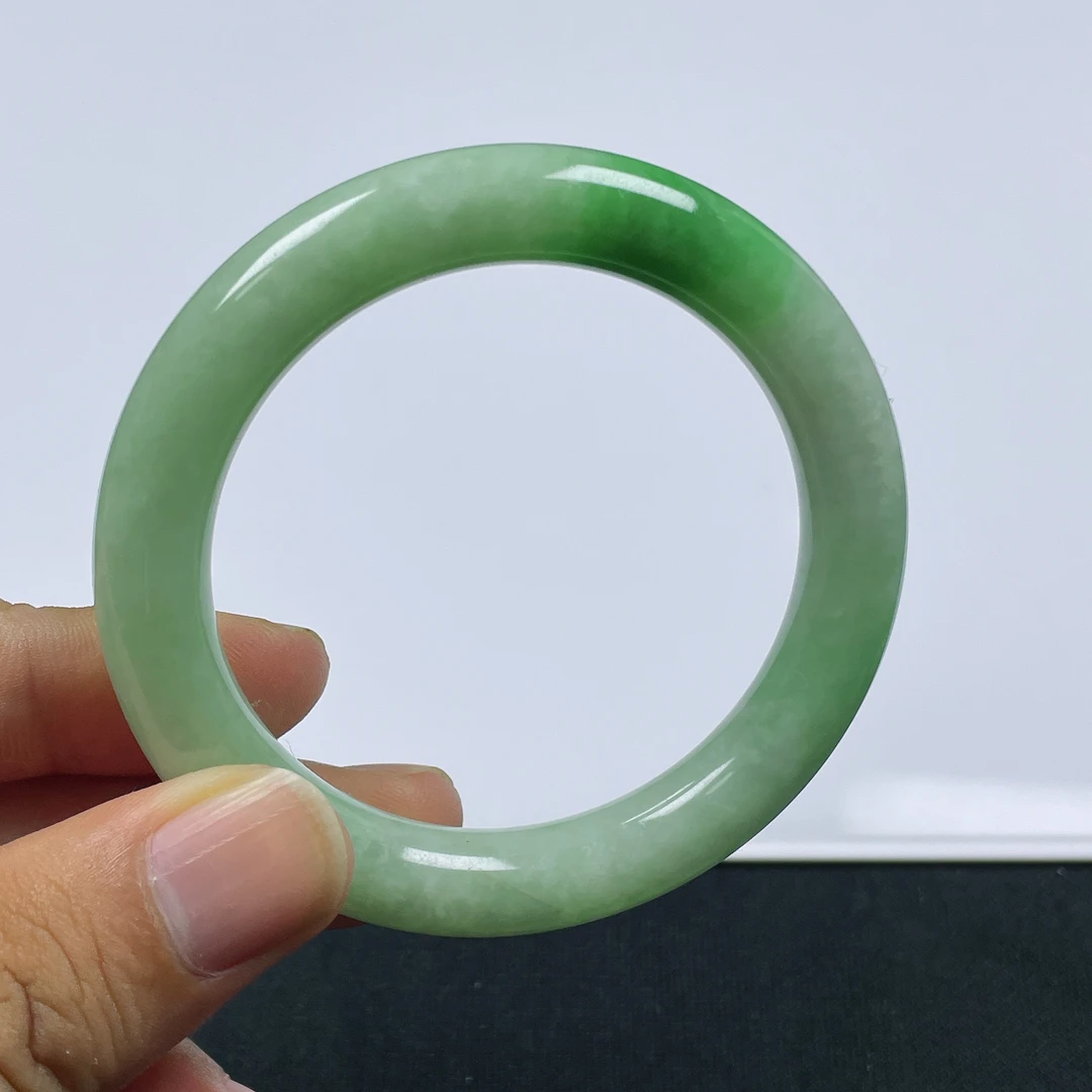 缅甸天然翡翠A货52翡翠手镯圆条手镯阳绿妈妈精美飘绿翡翠色T008