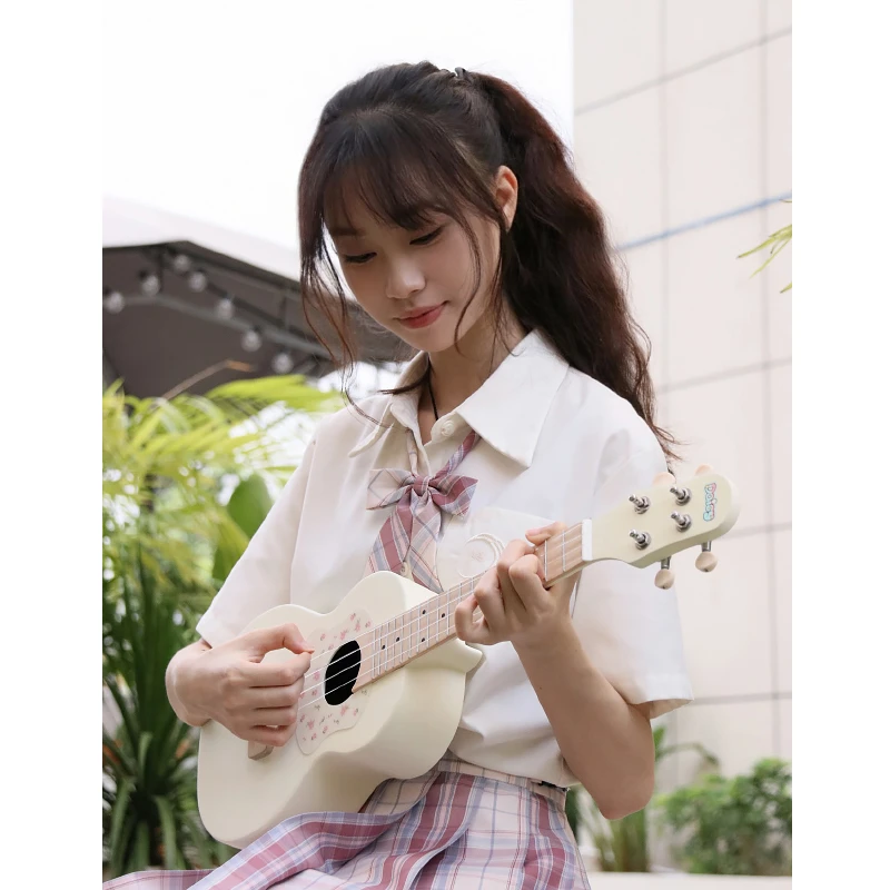 daisy高颜值奶油色23寸入门级可爱女生儿童单板尤克里里购买推荐