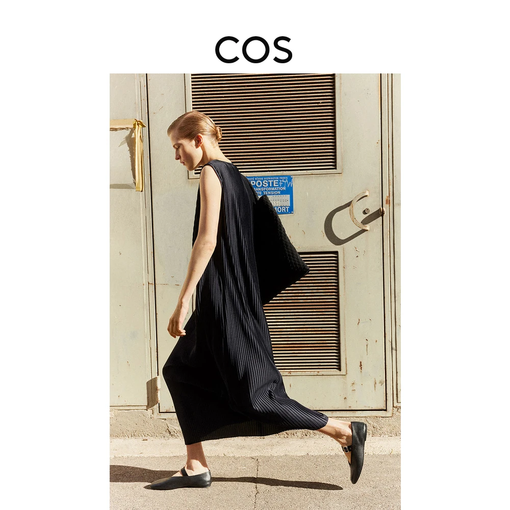COS女装 标准版型船领褶裥针织连衣裙1161857001