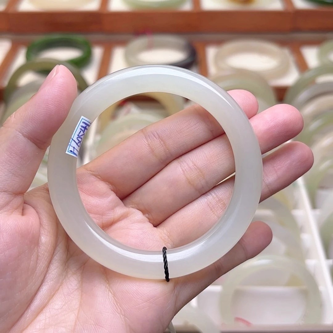 【闪购商品】和田玉手镯未镶嵌