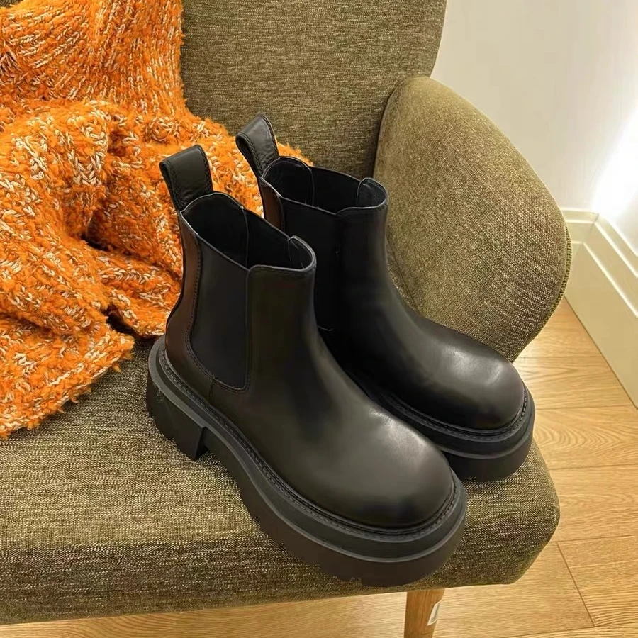 欧货真皮女靴子2024新款厚底增高小个子百搭套筒帅气马丁靴短靴潮