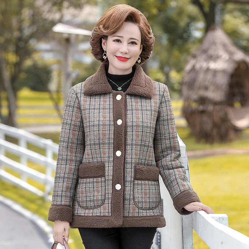 妈妈冬装外套短款棉衣中老年女装加绒加厚棉袄格子摇粒绒翻领外套