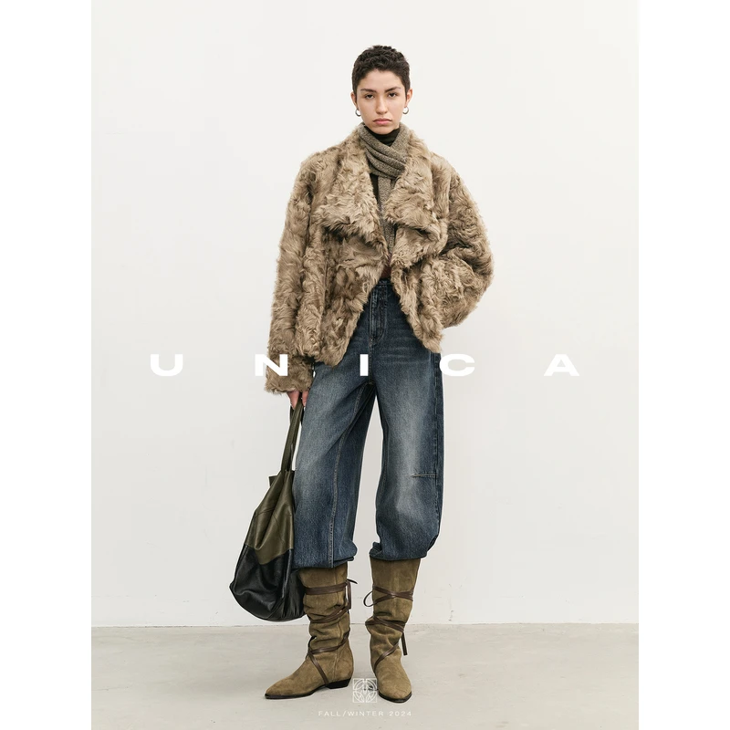 UNICA/超轻盈娇嫩小湖羊_时髦轻薄天然卷毛0压感皮毛一体外套女