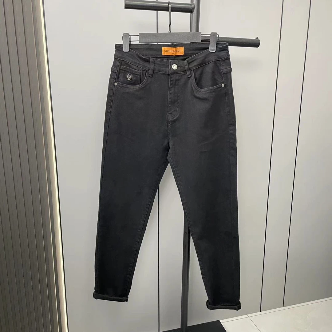 2426011男装秋款弹力黑牛仔裤