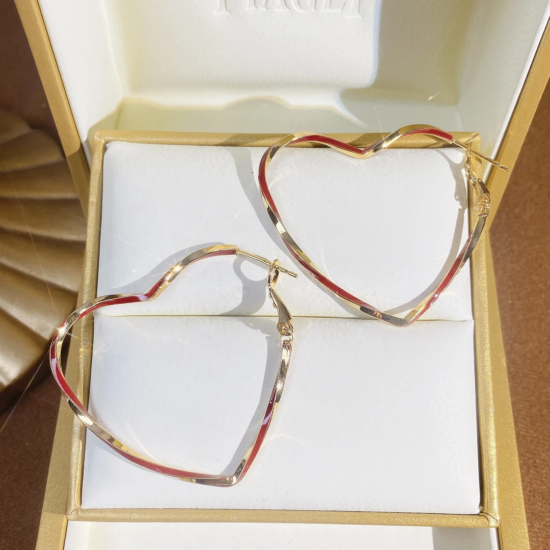 铜合金耳饰 Hiluck时尚个性爱心耳圈简约百搭气质耳饰大耳圈素款！