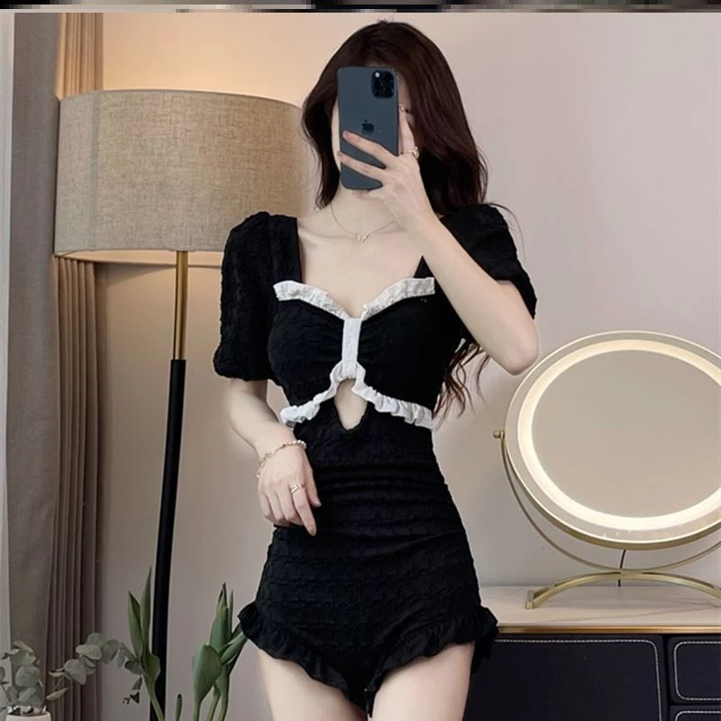 连体泳衣女新款森系纯欲ins短袖保守遮肚显瘦泡温泉裙式泳装