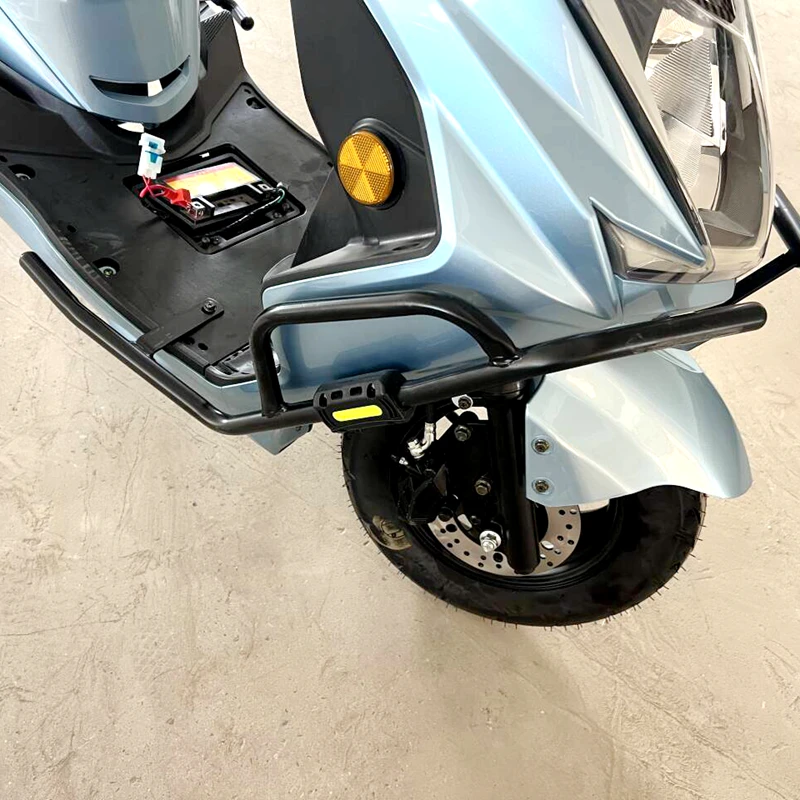 125踏板摩托车保险杠护杠加粗加厚防锈带防撞头带反光标识