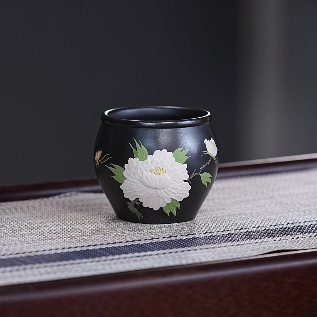 宜兴紫砂茶具 原矿石黄泥料堆绘玉兰主人杯品茗杯 A909