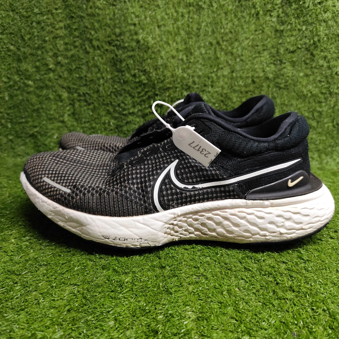 42码二手正品Nike ZoomX Invincible Run FlyKnit 2 轻便 织物