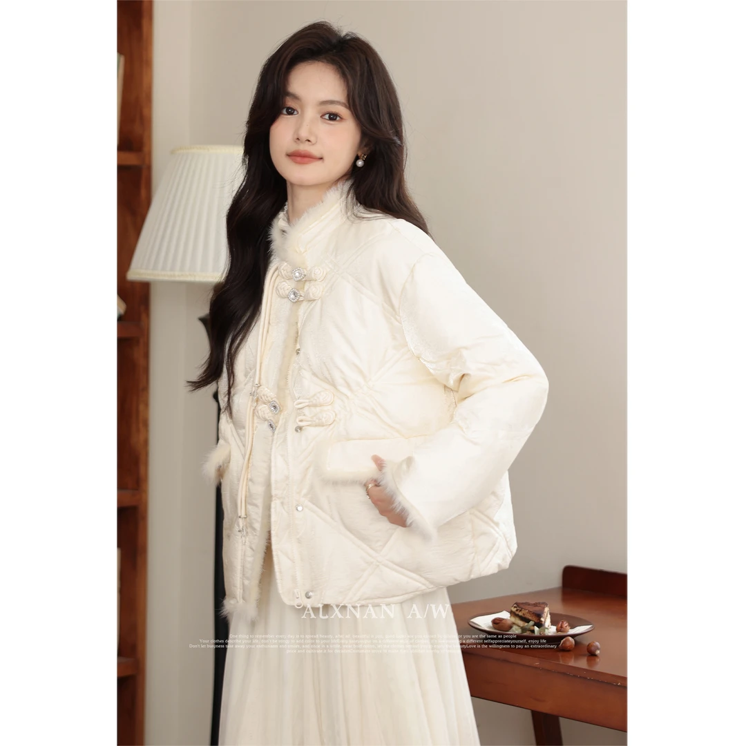 【鹿盯盯】微胖大码2024冬季新中式羽绒服女冬季90羽绒绒LXN32651