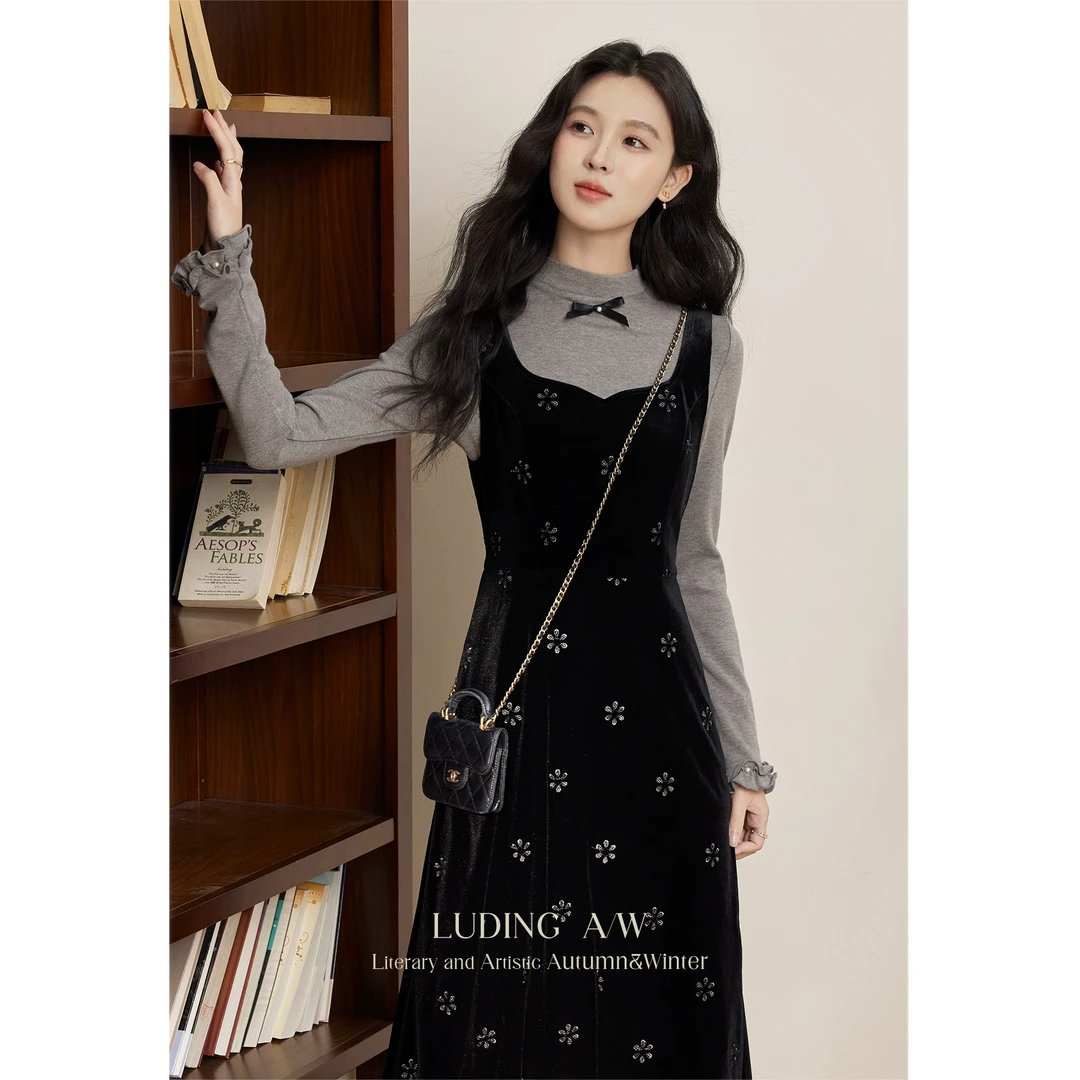 【鹿盯盯】微胖大码女装2024秋冬新款碎花背心裙两件套D07737