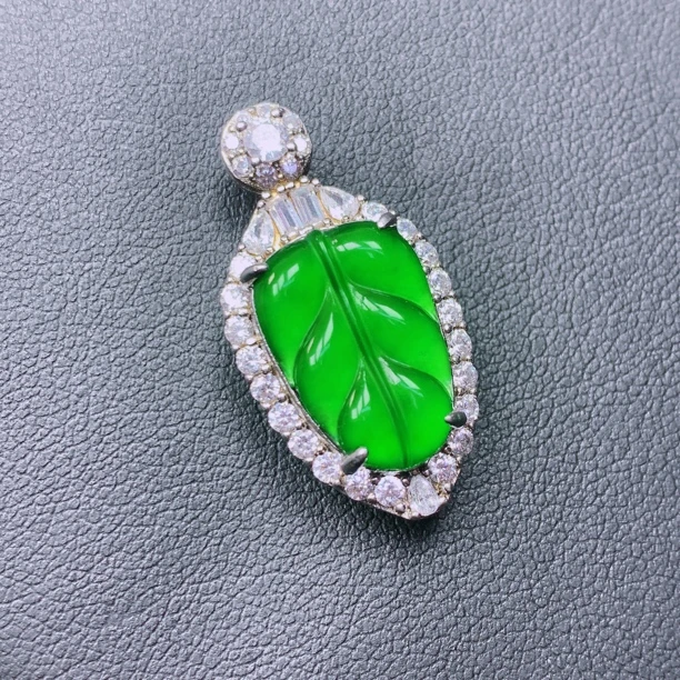 天然a货翡翠吊坠叶子国标s925银