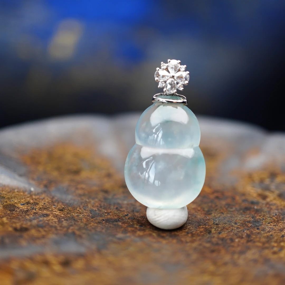 高冰种饱满葫芦 18K金镶钻翡翠吊坠 ycfl 强莹光 福禄双全