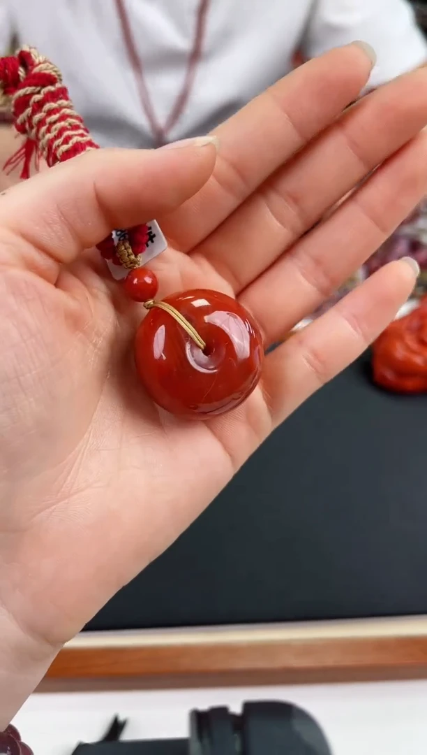 【闪购商品】南红玛瑙平安扣未镶嵌一个/条