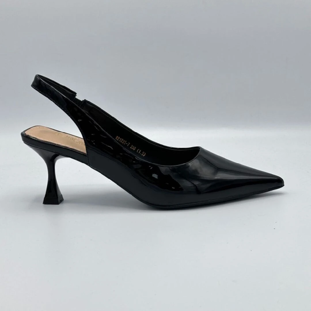 新款简约气质款凉鞋821235-7