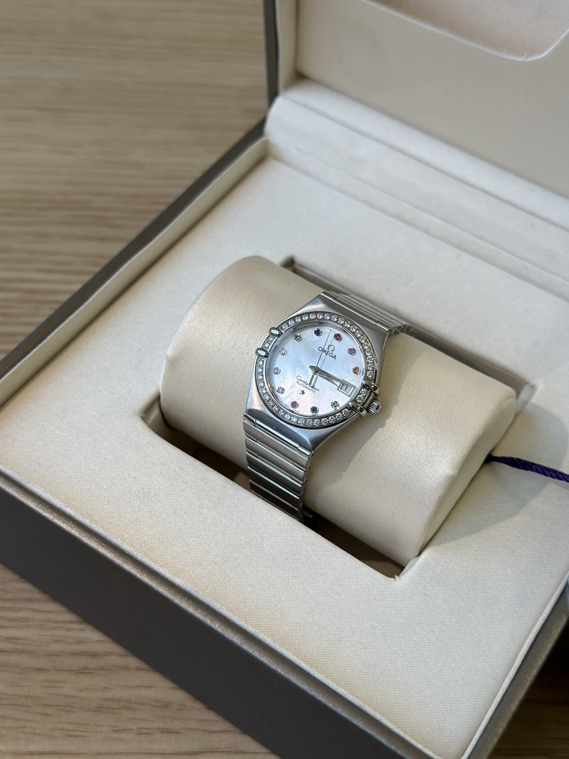 95新 Omega/欧米茄 三针机械日历贝母中古女表优雅女表pt