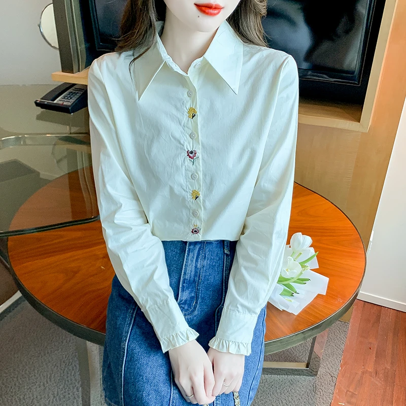 春秋季韩版新款气质简约绣花棉布女士衬衫洋气减龄长袖打底衫上衣
