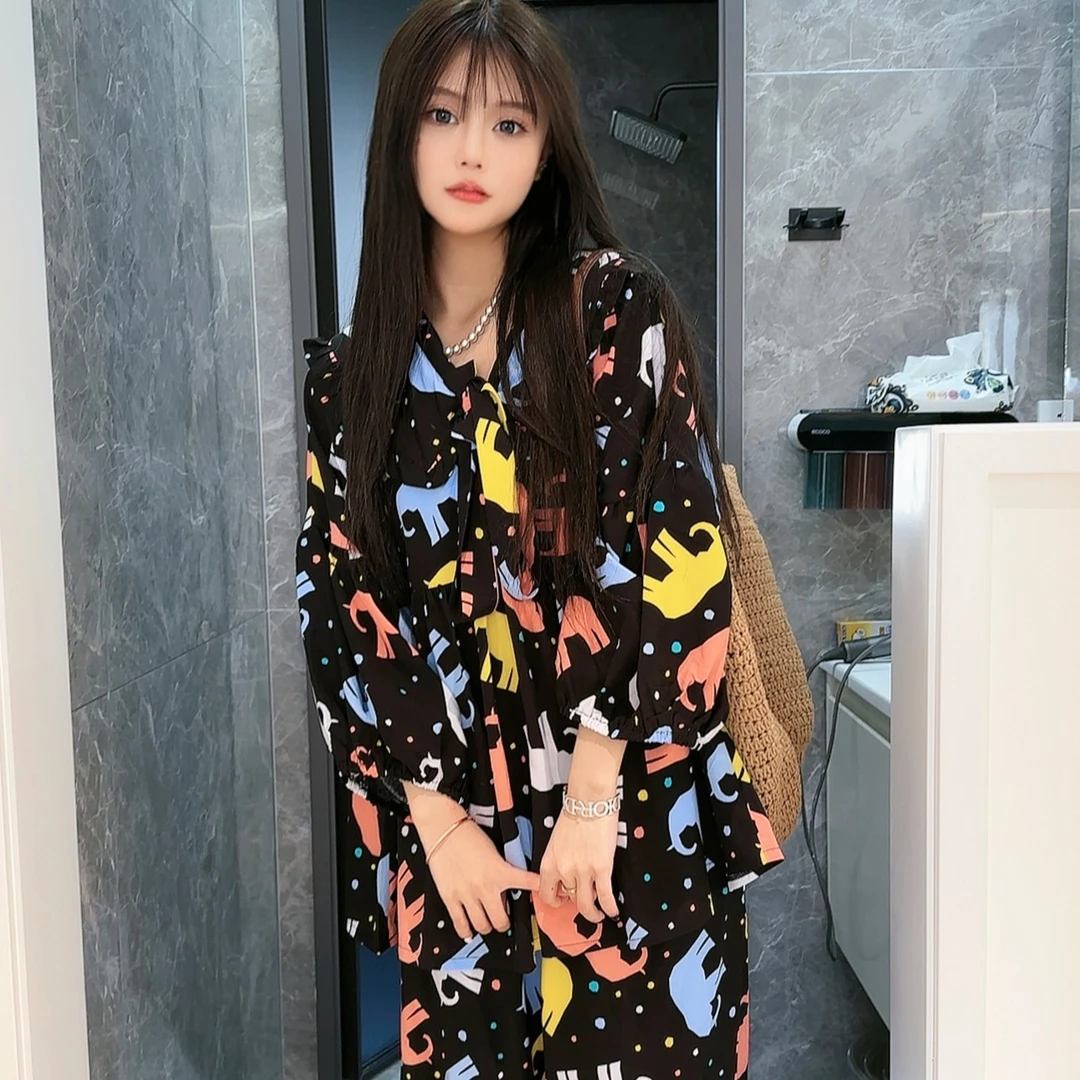 夏季薄款休闲印花流行女士灯笼袖旅游外穿蝴蝶领彩象睡衣套装韩版