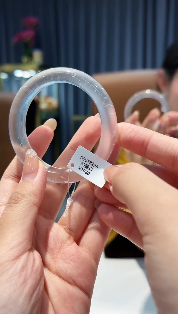 【闪购商品】石英质玉手镯未镶嵌18225