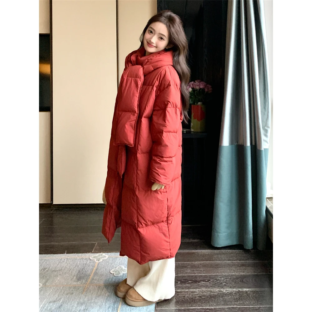 红色围巾领羽绒服女冬季2024新款中长款高级感超好看设计感小众