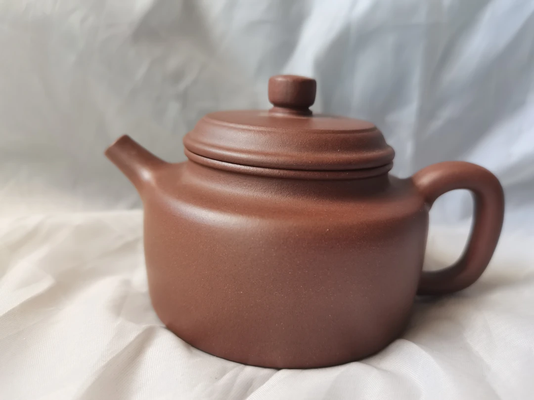 宜兴原矿紫泥半手工制作德钟壶150CC