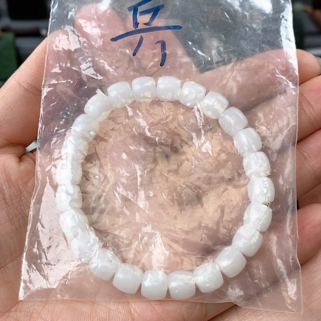 和田玉颈饰未镶嵌兵*