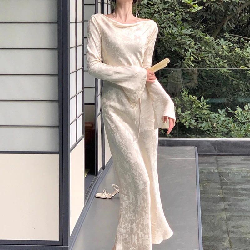 荡领设计感【白茶清欢】长袖连衣裙2024新款女垂坠感法式包臀裙子