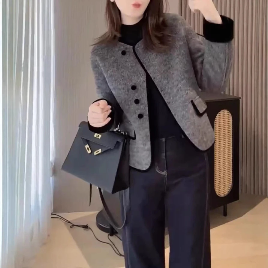 241022时尚气质潮流秋季新款圆领单排扣宽松短外套高级感洋气女