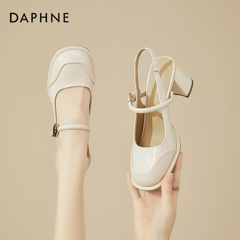 达芙妮高跟凉鞋女夏季2025新款仙女风一字带包头凉鞋女粗跟高跟鞋