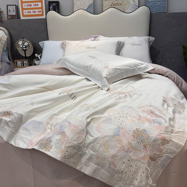 花漾设计师款轻奢风高档柔软刺绣超细旦长绒棉A类四件套100纯棉