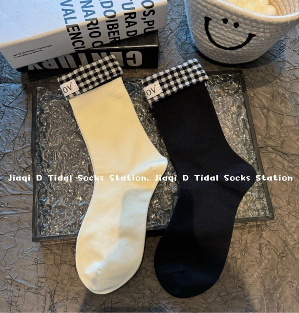 韩版棋盘格挽边中筒袜子女字母布标拼接堆堆袜简约休闲运动潮袜