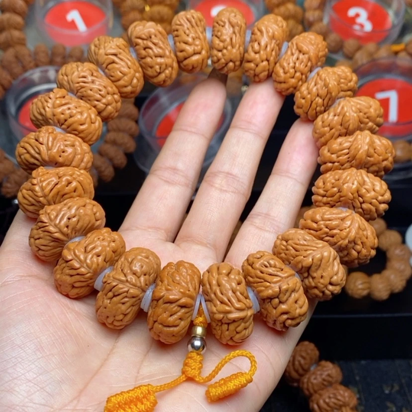 【闪购商品】桃核吊坠轮****O26麒麟