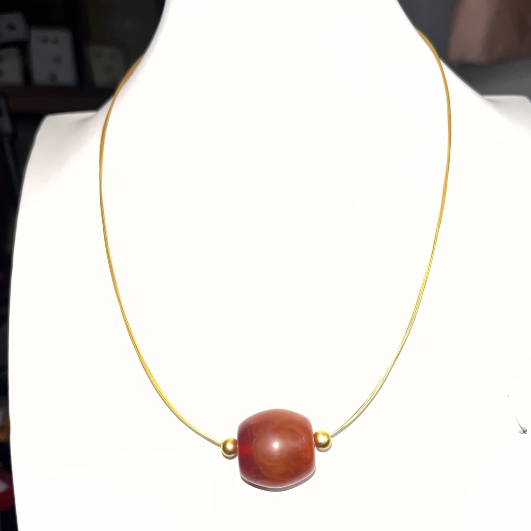 钛钢琉璃项链 时尚合金玻璃项链气质百搭轻奢红色坠链情人节礼物