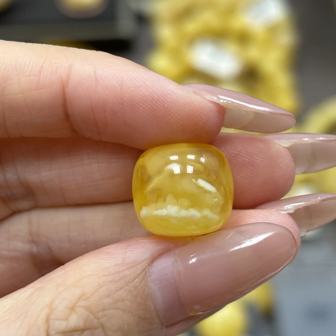 小妖珠宝天然原矿琥珀蜜蜡14.5*13.2mm微瑕