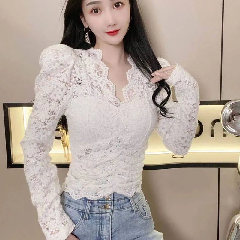 上衣新款设计感V领磨毛蕾丝性感女2025镂空季显瘦T恤洋气气质上