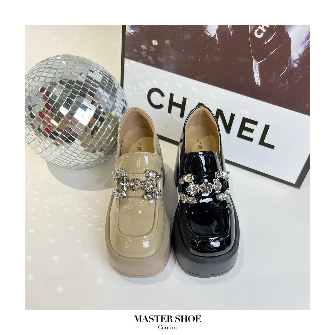 大鞋师《8CM》“暗夜女王”厚底增高英伦时尚2024秋冬真皮乐福鞋QT003