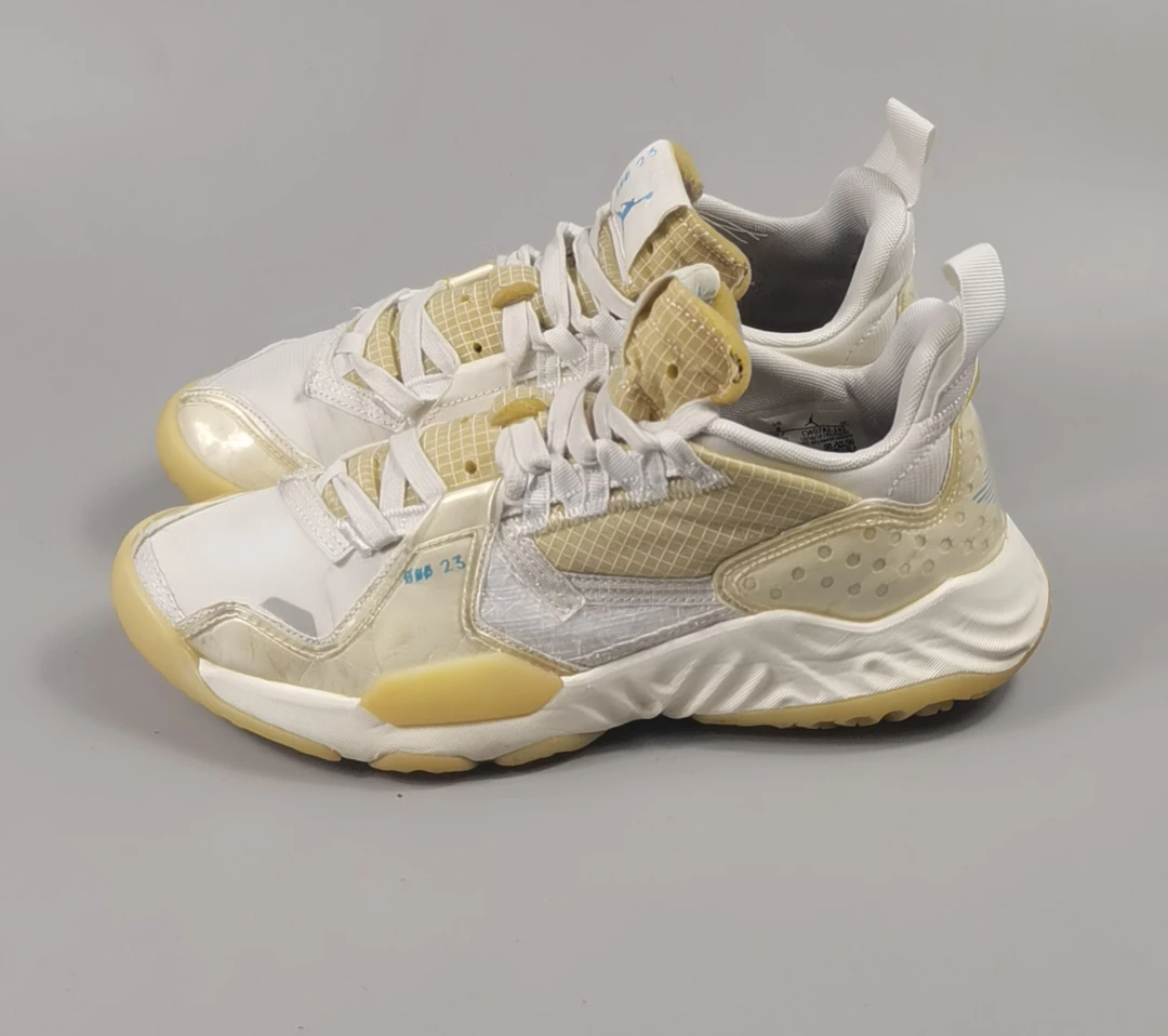 二手正品 41码 耐克 Air jordan Delta sp 帆白运动鞋 公价2199