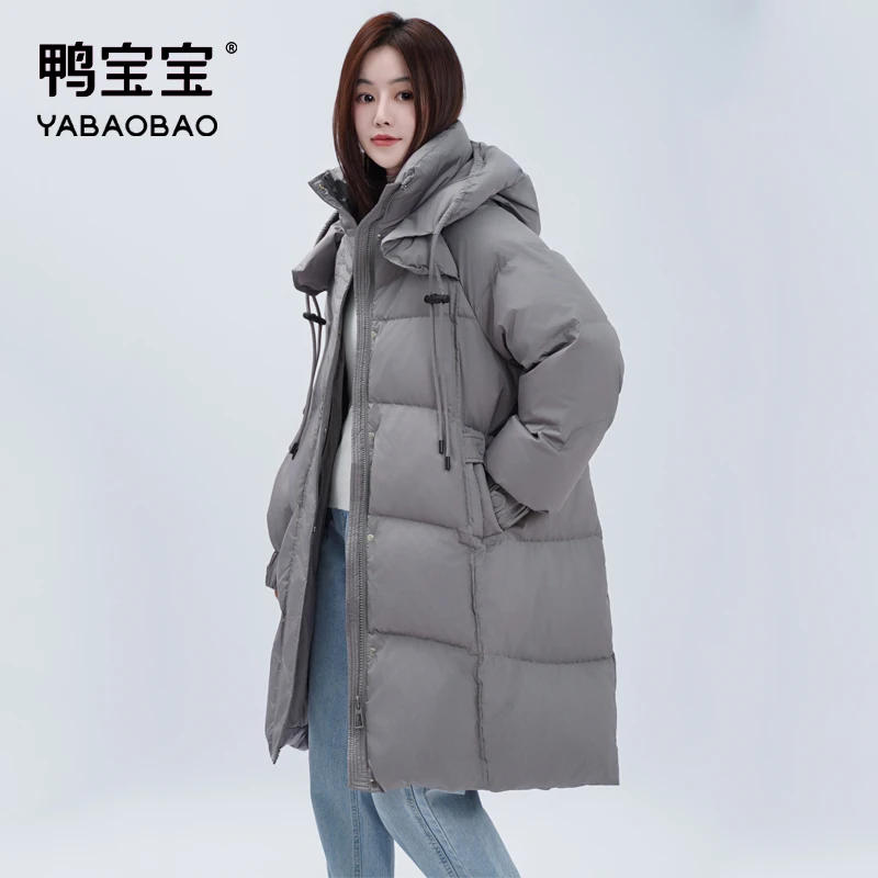 鸭宝宝2024秋冬新款过膝羽绒服女中长款加厚连帽时尚保暖外套